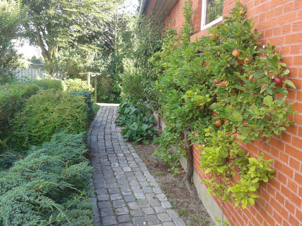Hannas B&B - 51 M2 Гриннстед Экстерьер фото